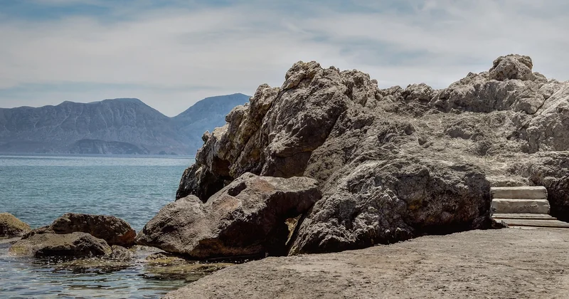Strand und Meer: Sand, Kiesel und ein klares „Aber"