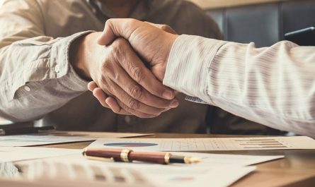 entdecken sie die besten broker für den handel mit aktien, devisen und mehr. vergleichen sie gebühren, handelsplattformen und kundenbewertungen, um fundierte entscheidungen zu treffen und ihre anlagestrategien zu optimieren.